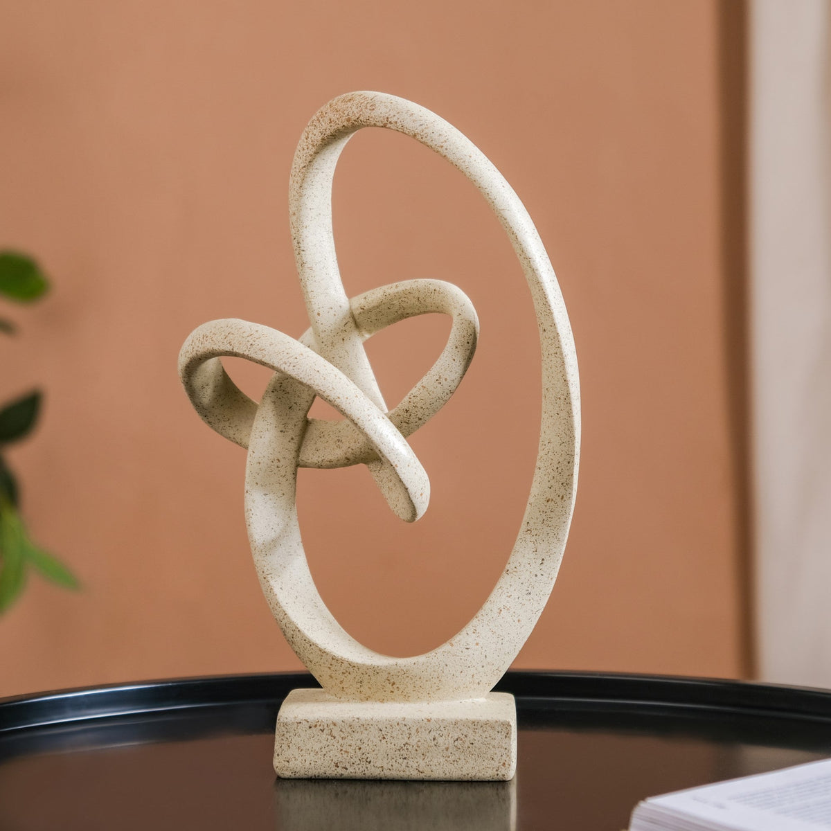 Contemporary Nordic Showpiece Nestasia