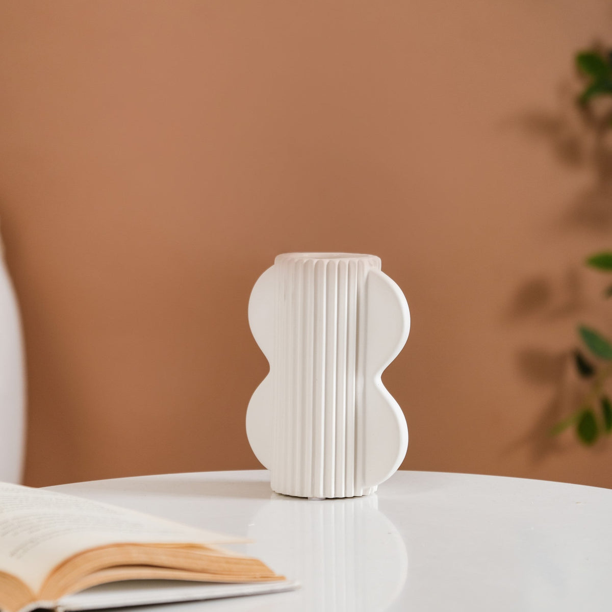 Mod Ceramic Vase With Ears Nestasia