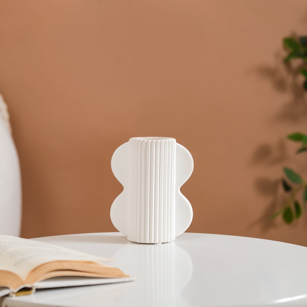 Mod Ceramic Vase With Ears Nestasia