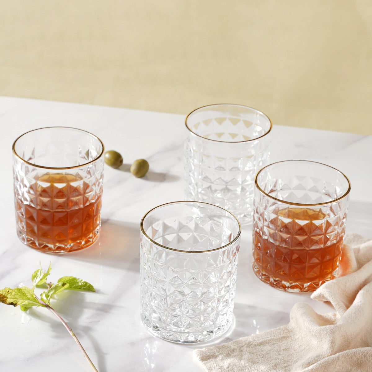 Modern Drinking Glass Set of 4 Nestasia