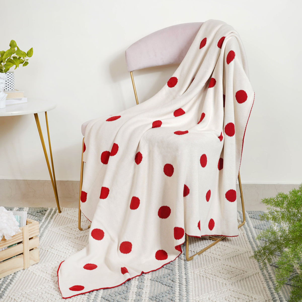 Red Throw Nestasia