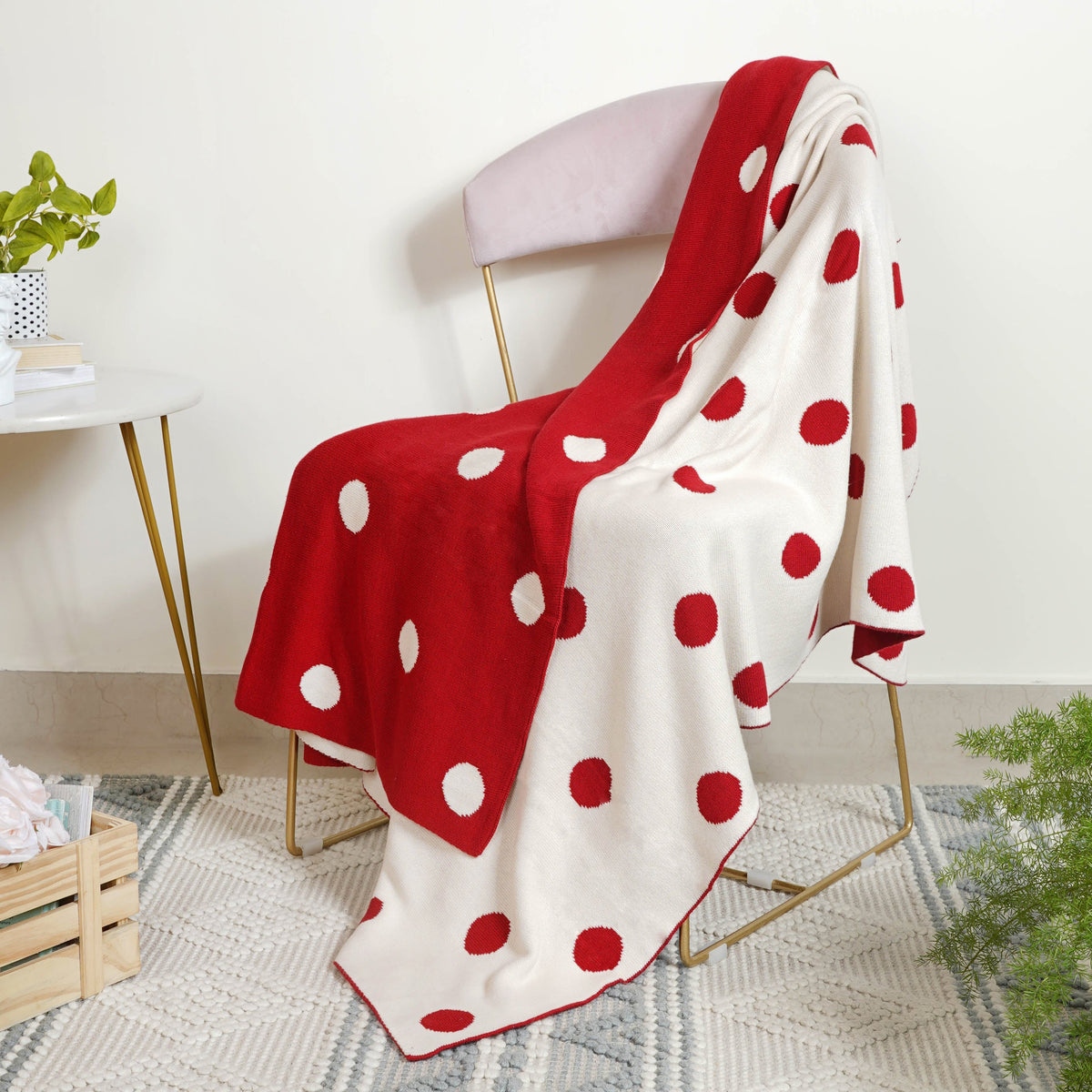Red Throw Nestasia