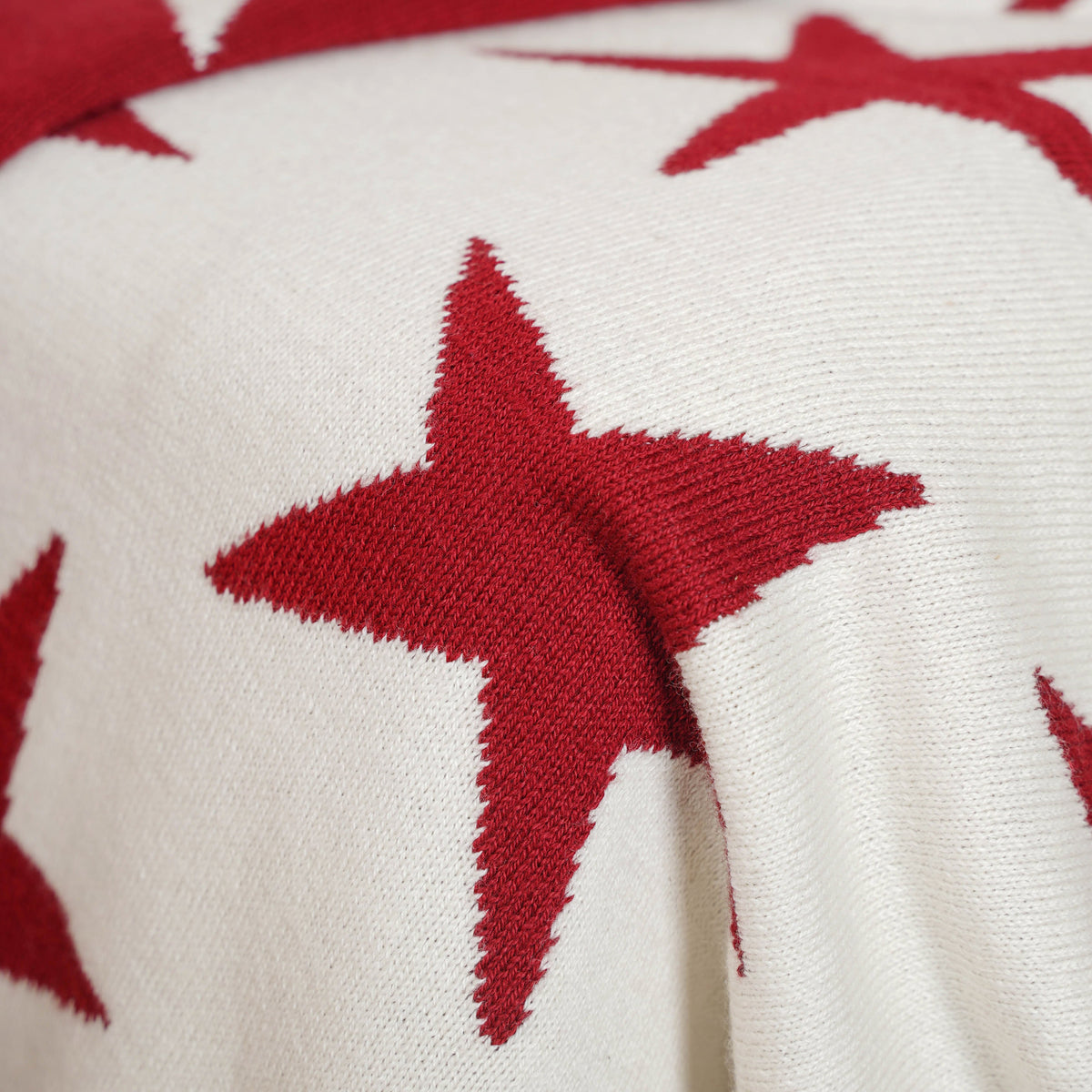Maroon Star Throw Nestasia