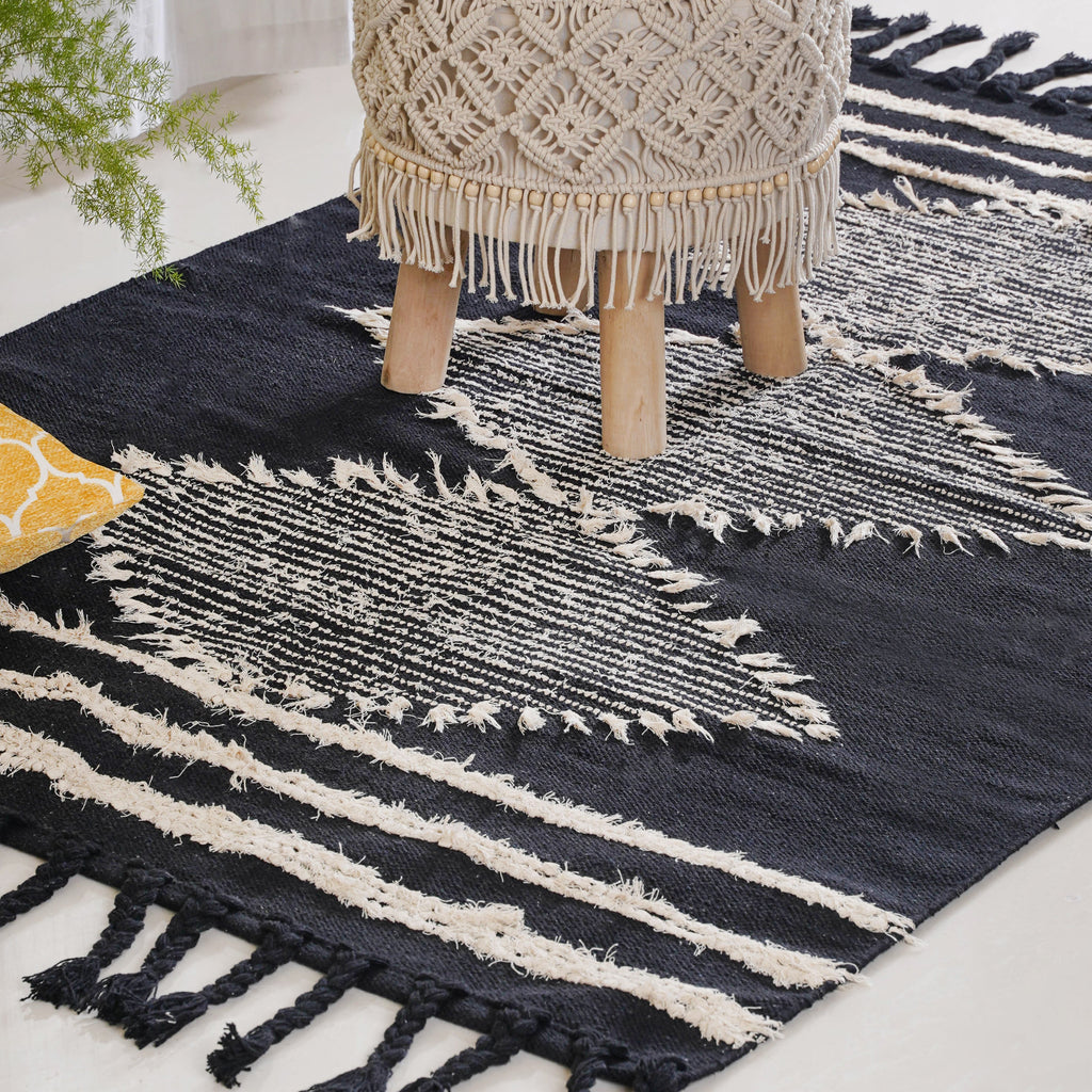 Black Handwoven Carpet for Living Room Nestasia