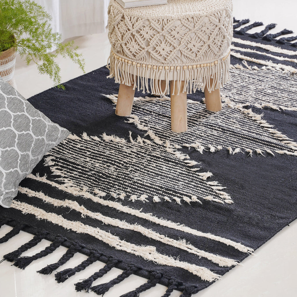 Black Handwoven Carpet for Living Room Nestasia