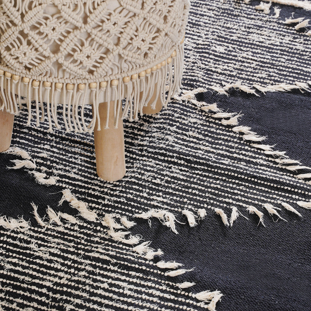 Black Handwoven Carpet for Living Room Nestasia