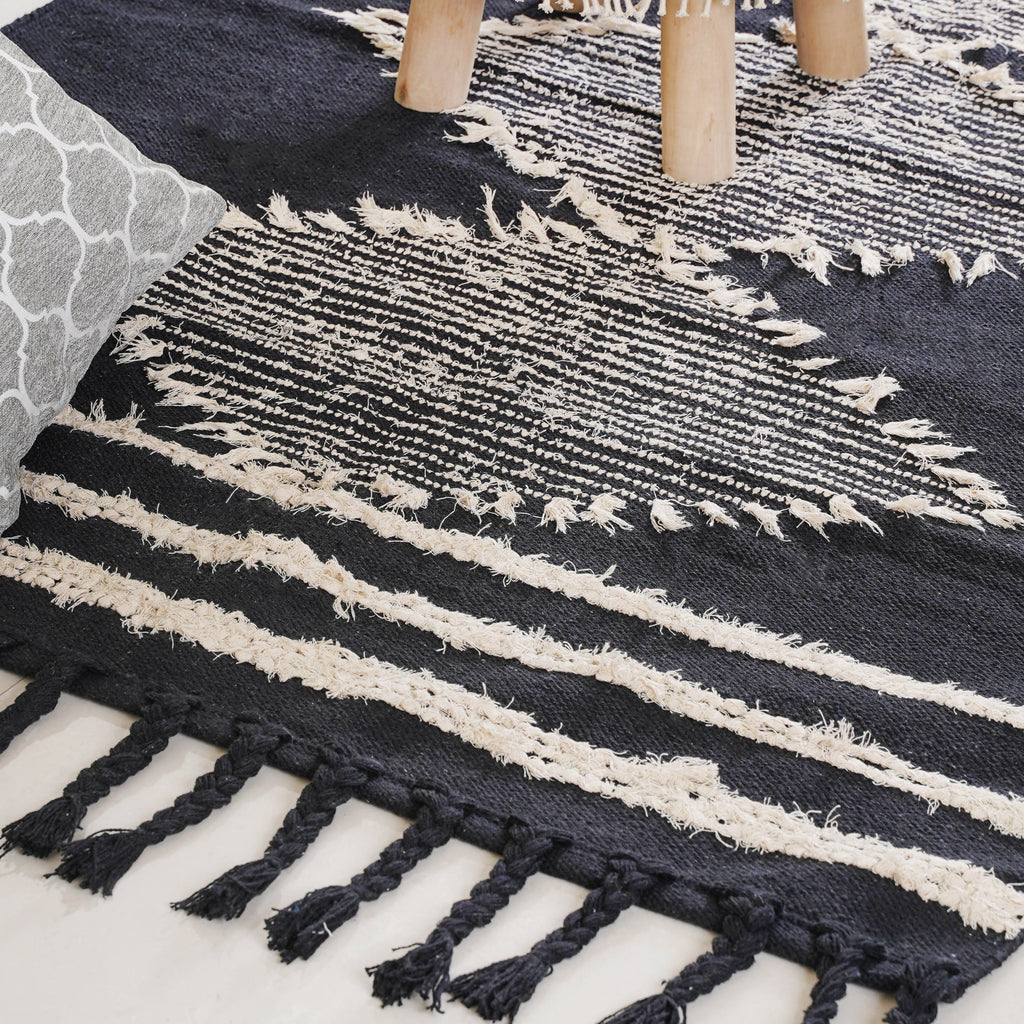 Black Handwoven Carpet for Living Room Nestasia
