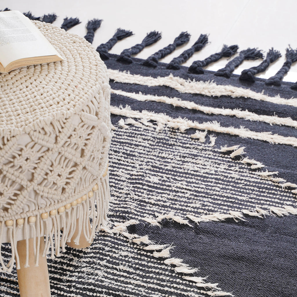 Black Handwoven Carpet for Living Room Nestasia