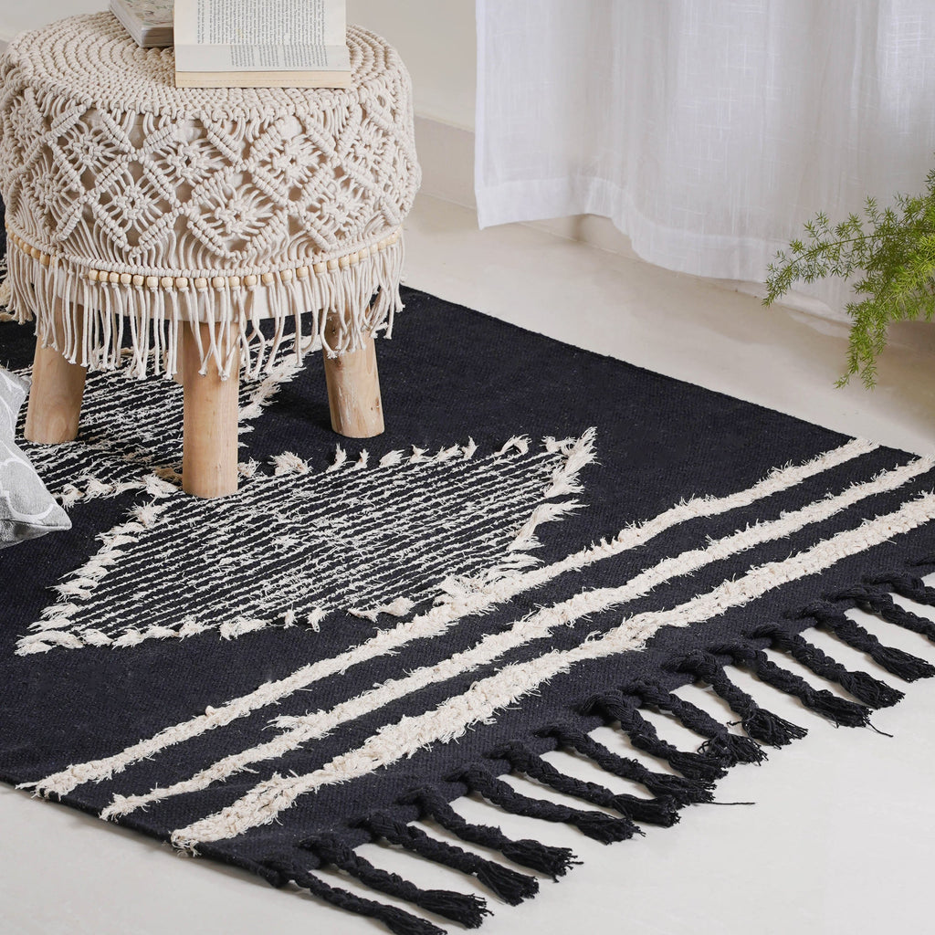 Black Handwoven Carpet for Living Room Nestasia