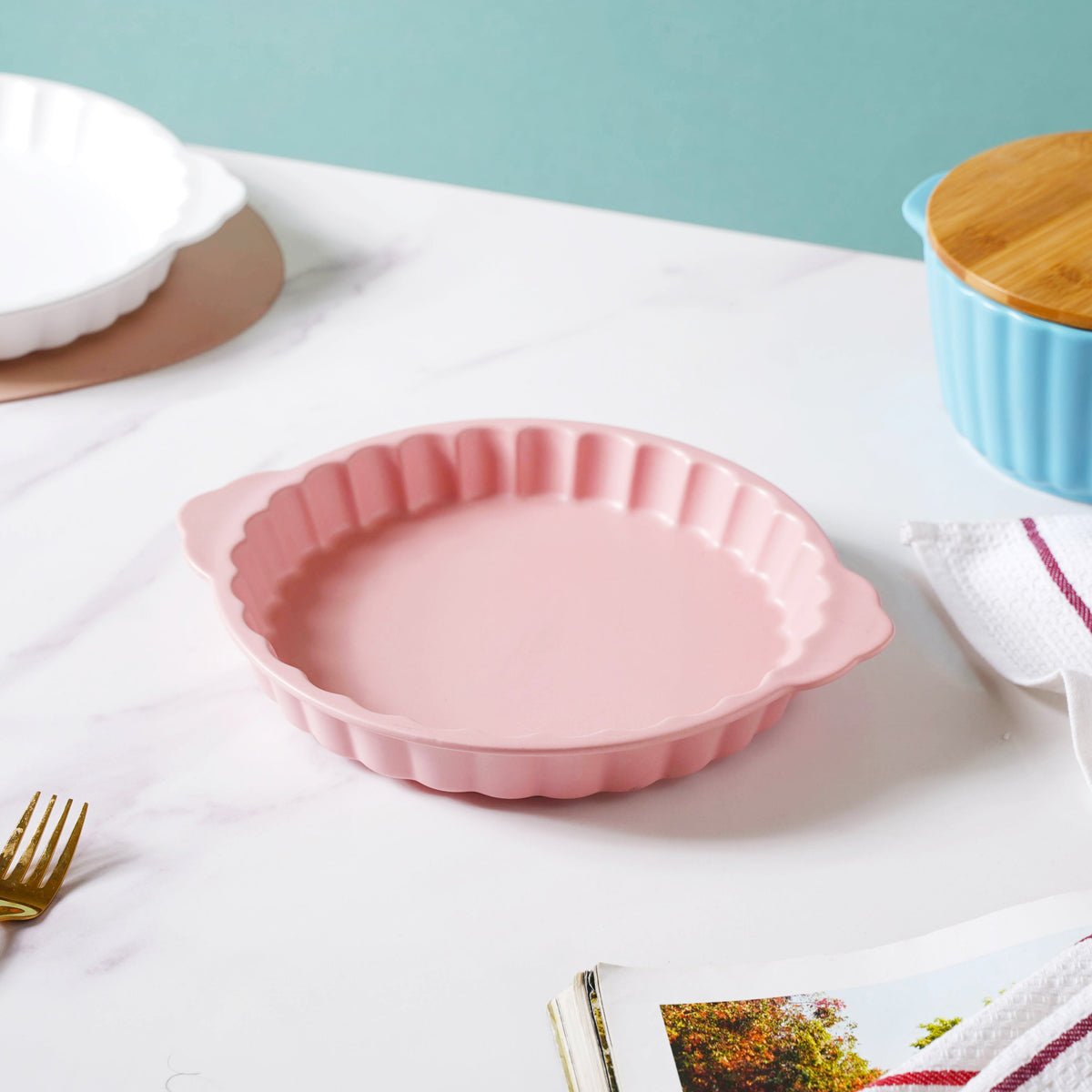 Very Berry Pink Baking Tray 10 Inch Nestasia