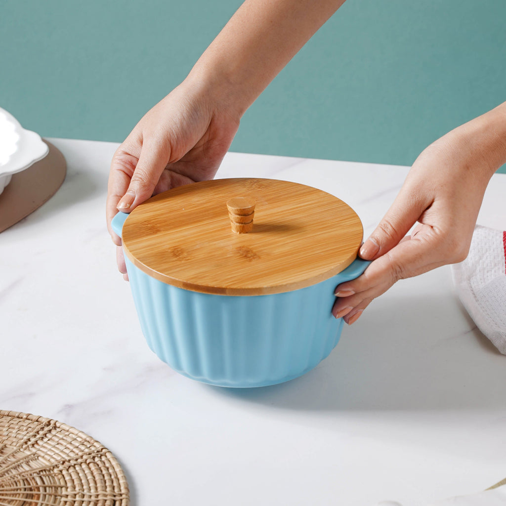 Bliss Blue Scalloped Pot With Lid 8 Inch Nestasia