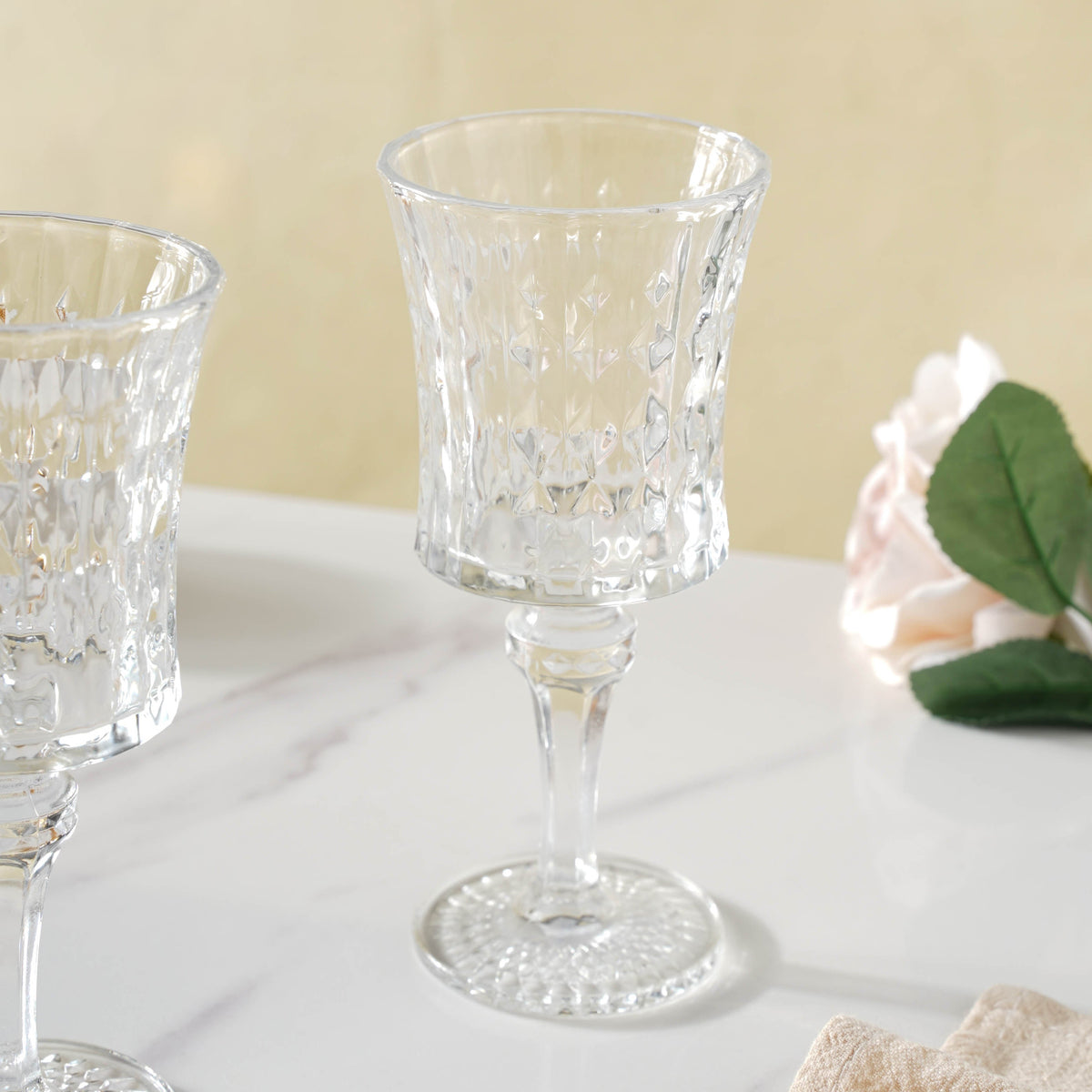White Wine Glass Set of 2 Nestasia