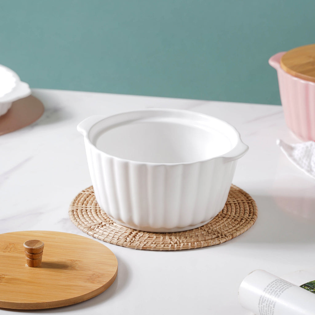 Snow White Scalloped Pot With Lid 8 Inch Nestasia