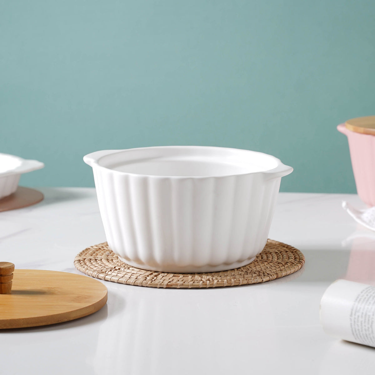 Snow White Scalloped Pot With Lid 8 Inch Nestasia