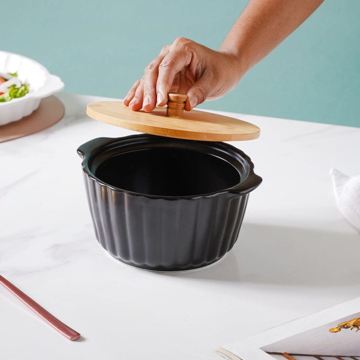 Midnight Black Scalloped Pot With Lid 8 Inch Nestasia