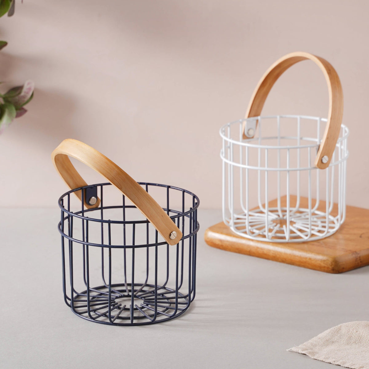 Metal Fruit Basket- Small Nestasia