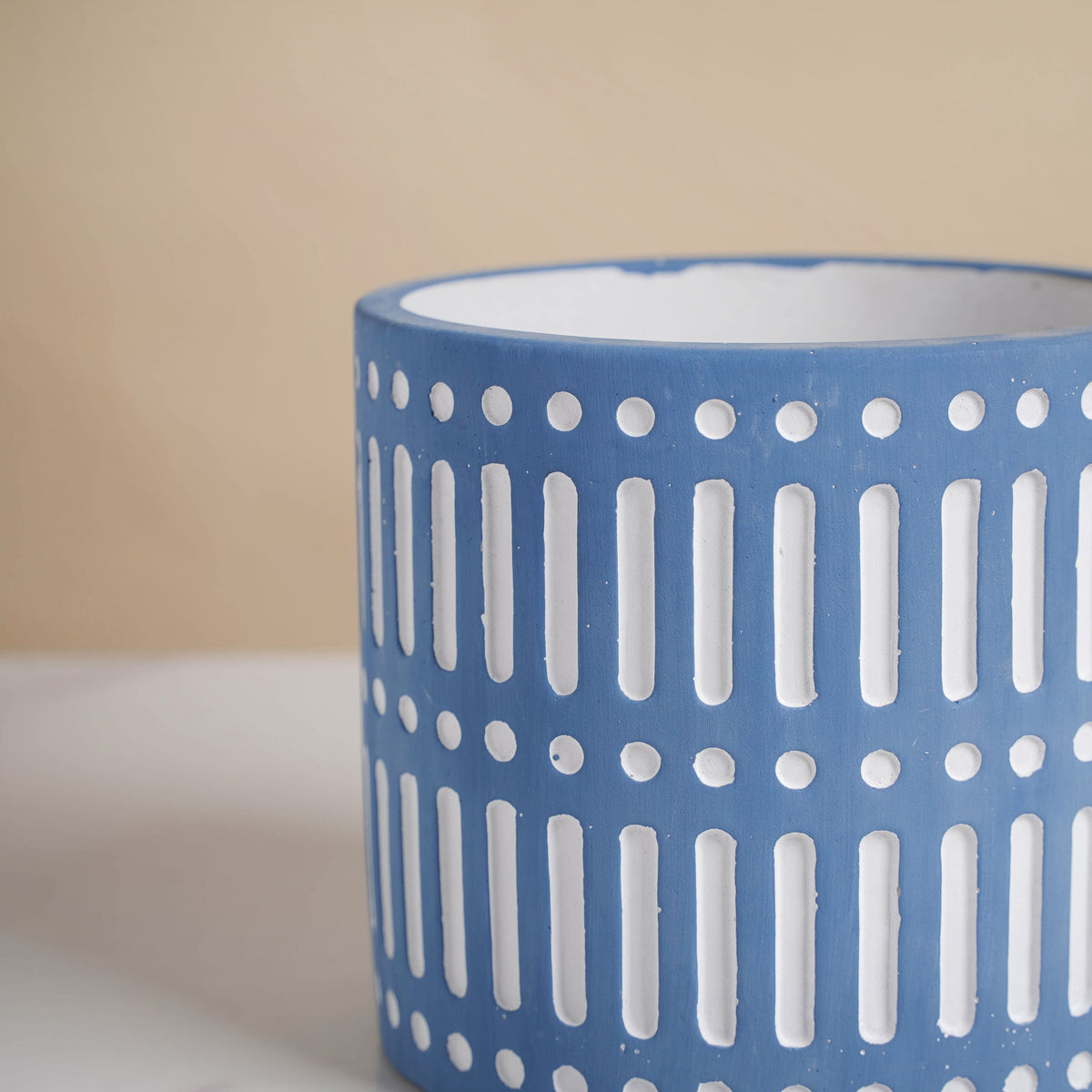 Blue Linear Sculpted Pot Nestasia