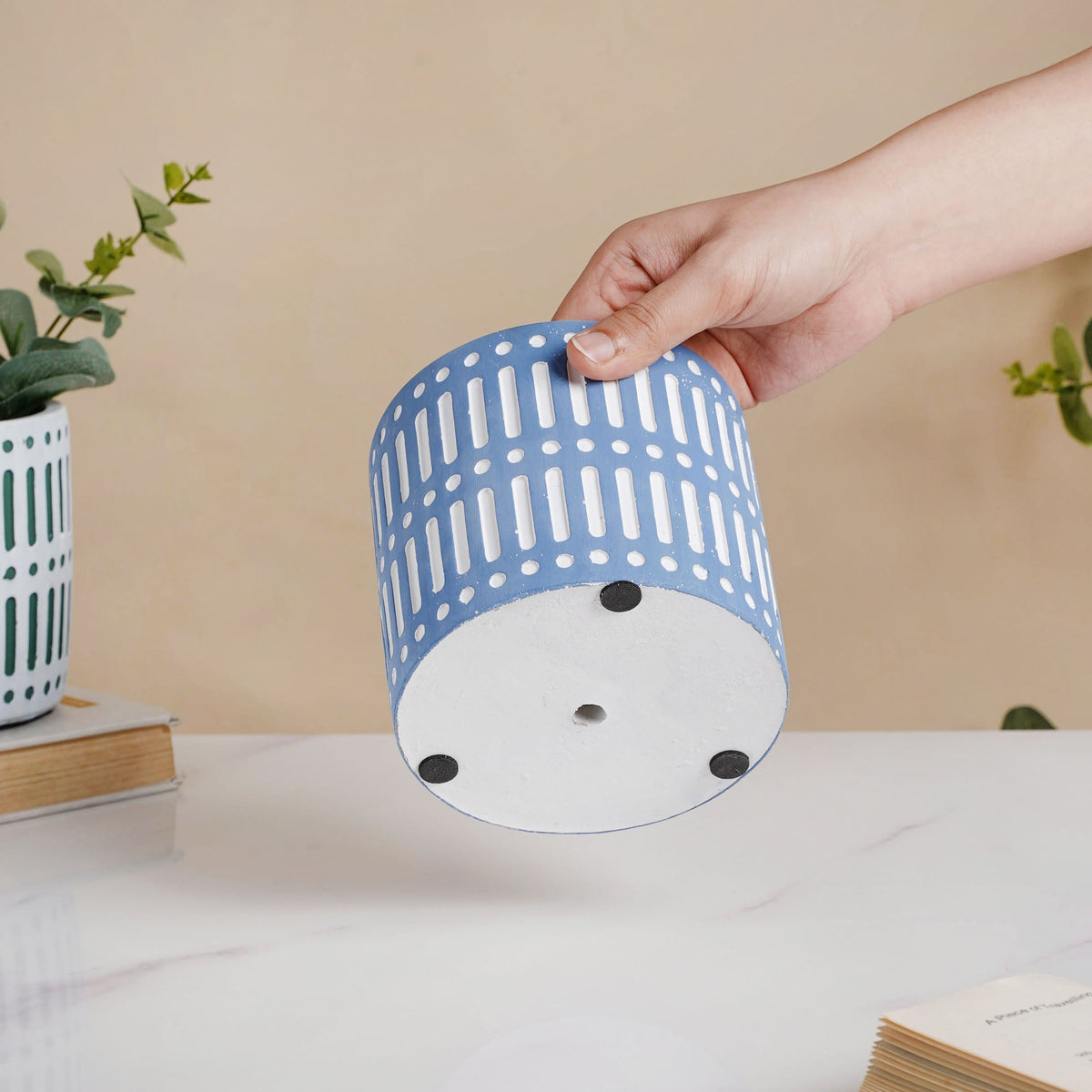 Blue Linear Sculpted Pot Nestasia
