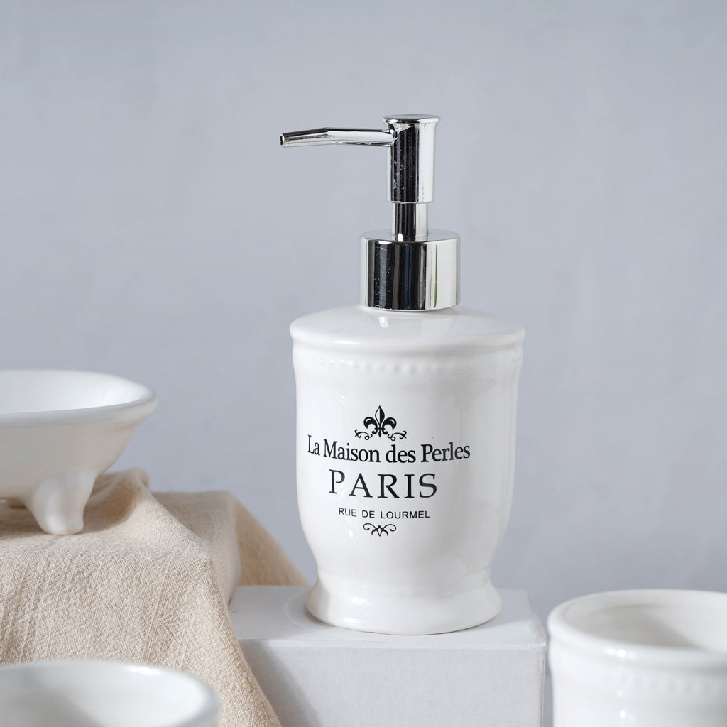 White Curlicues Bath Set Nestasia
