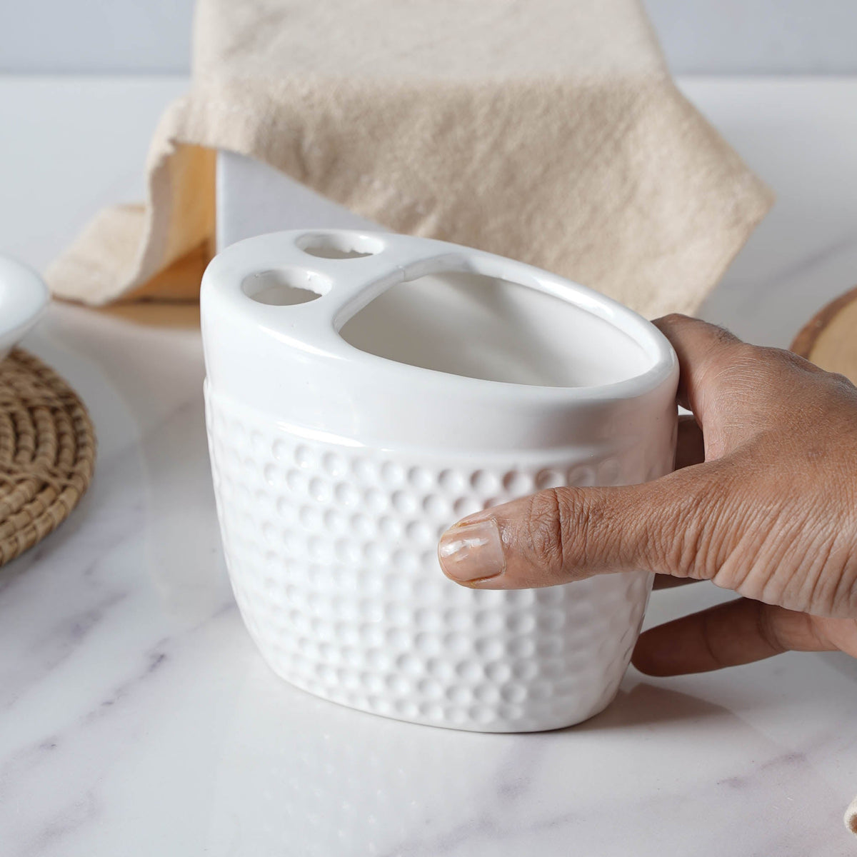 White Ceramic Bathroom Accessories Set Nestasia