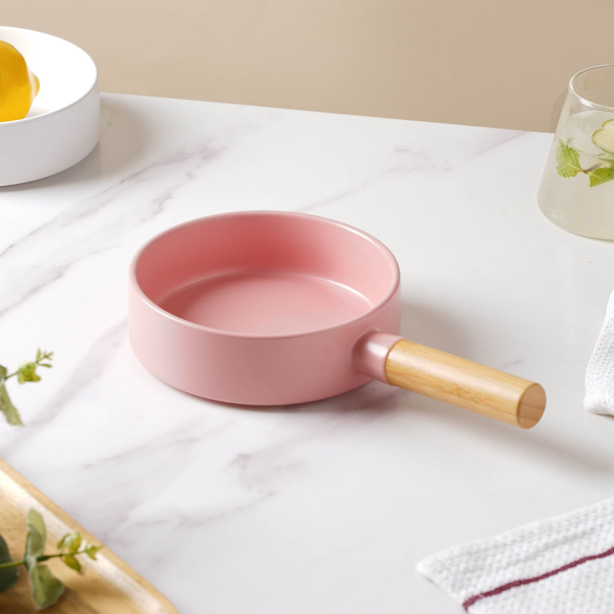 Very Berry Baking Pan With Handle Nestasia