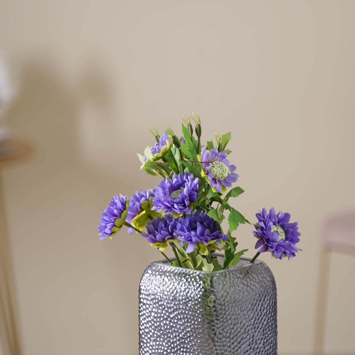 Pincushion Flower Stem Nestasia
