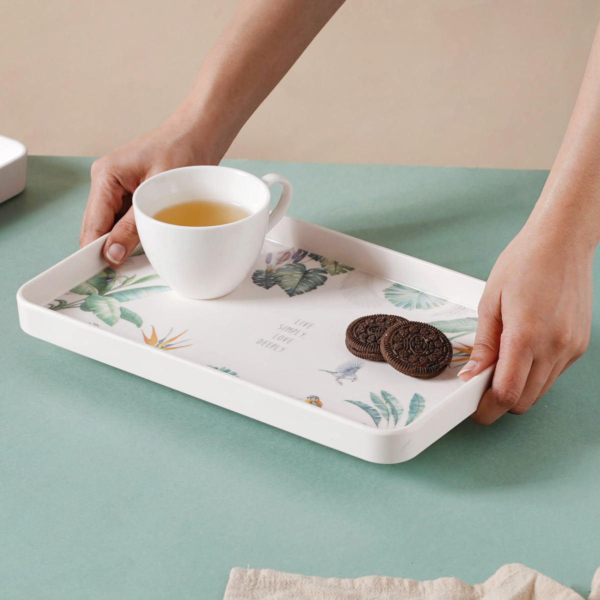 Small Tray With Green Leaves Nestasia