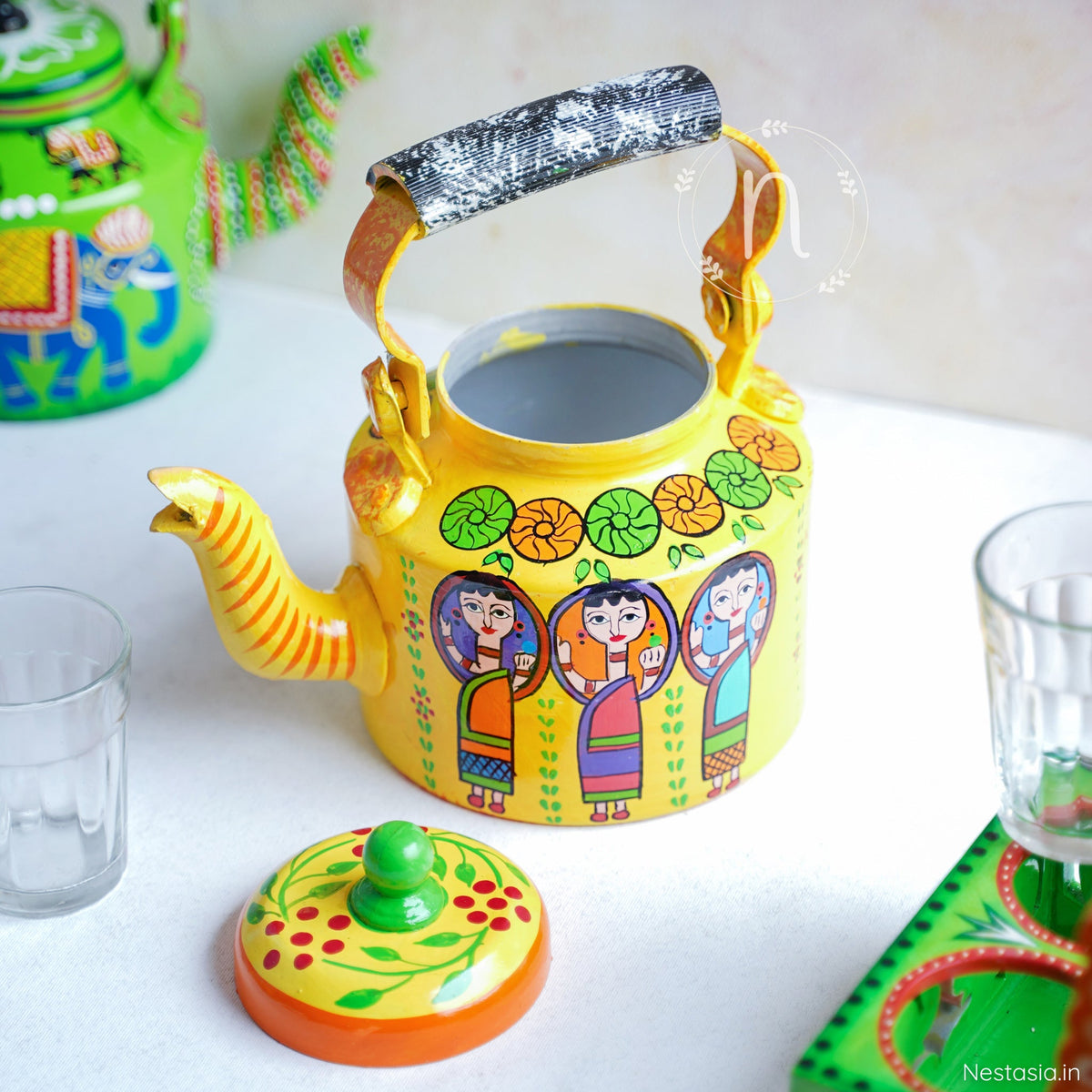 Colourful Kettle Nestasia