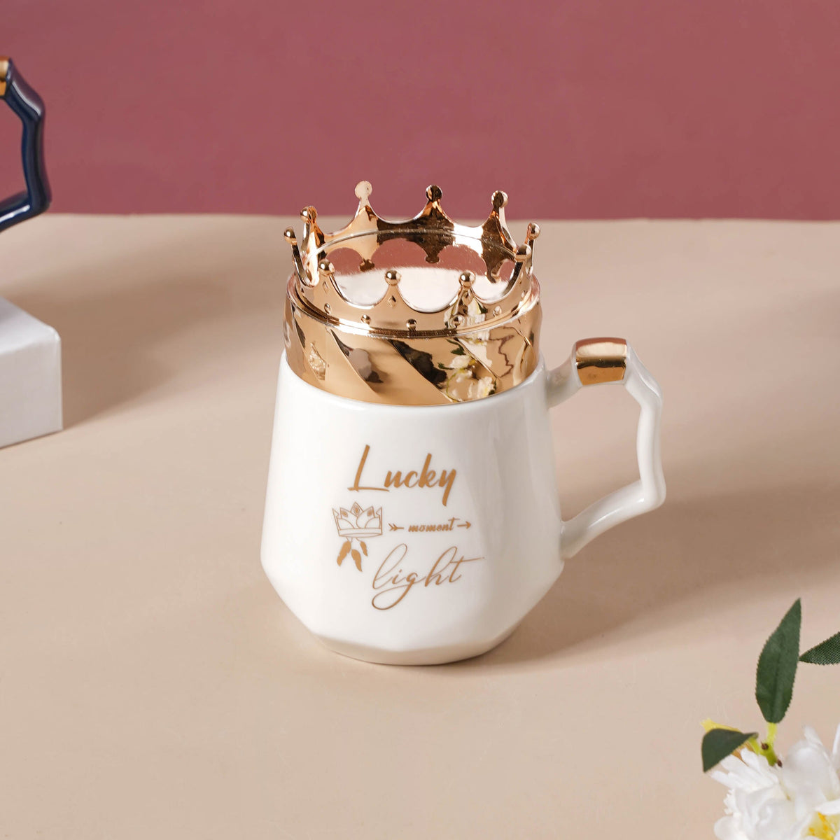 Mug With A Crown Lid Nestasia