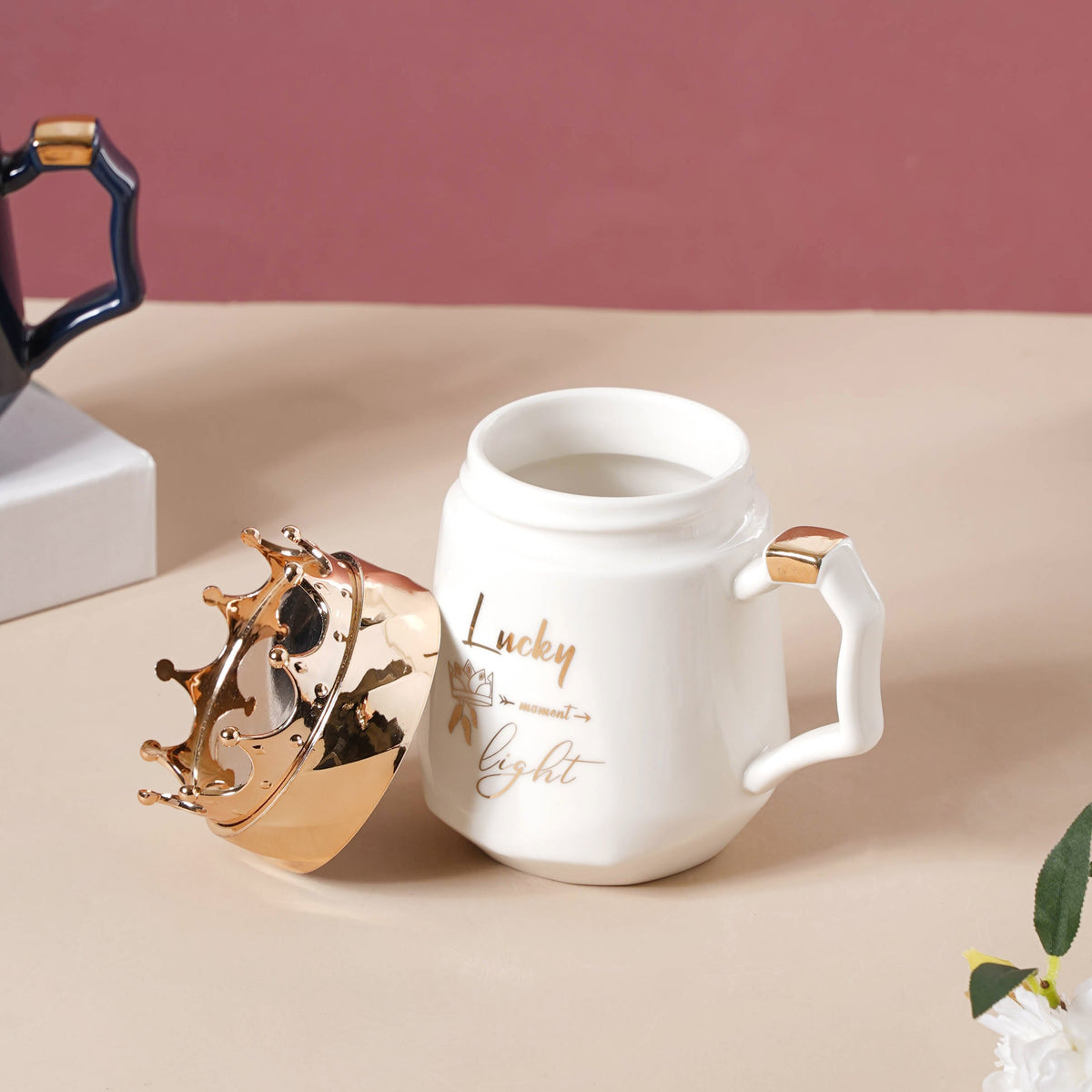 Mug With A Crown Lid Nestasia