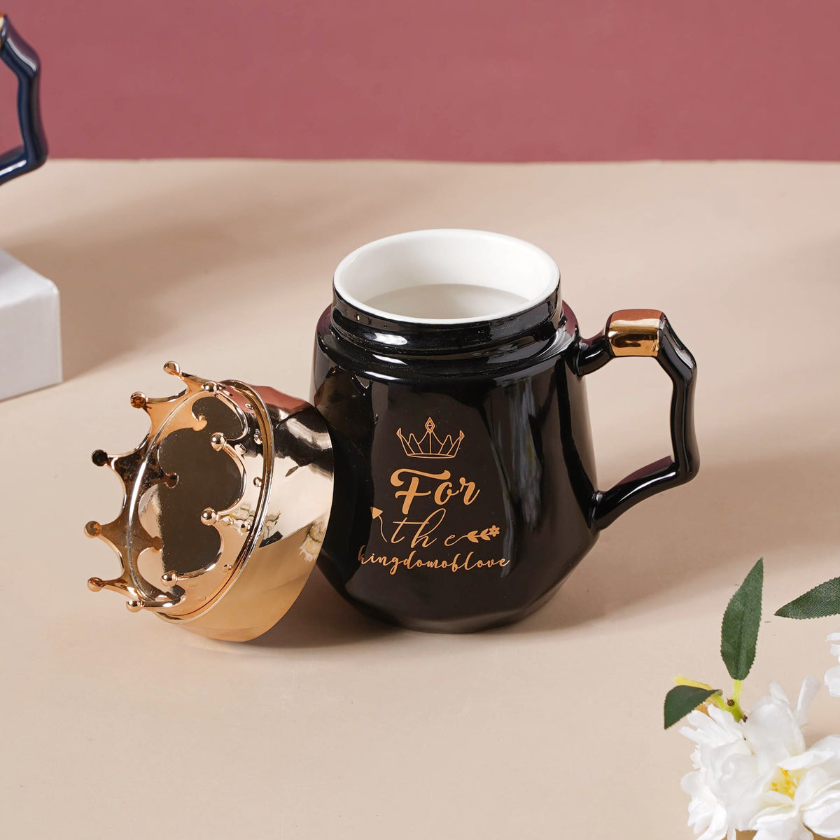 Mug With A Crown Lid Nestasia