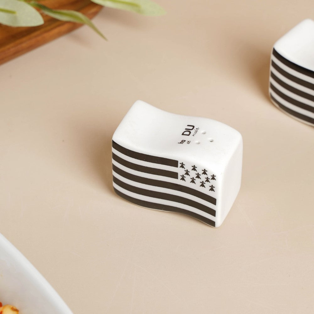 Wavy Ceramic Salt And Pepper Shakers Set Black And White Nestasia