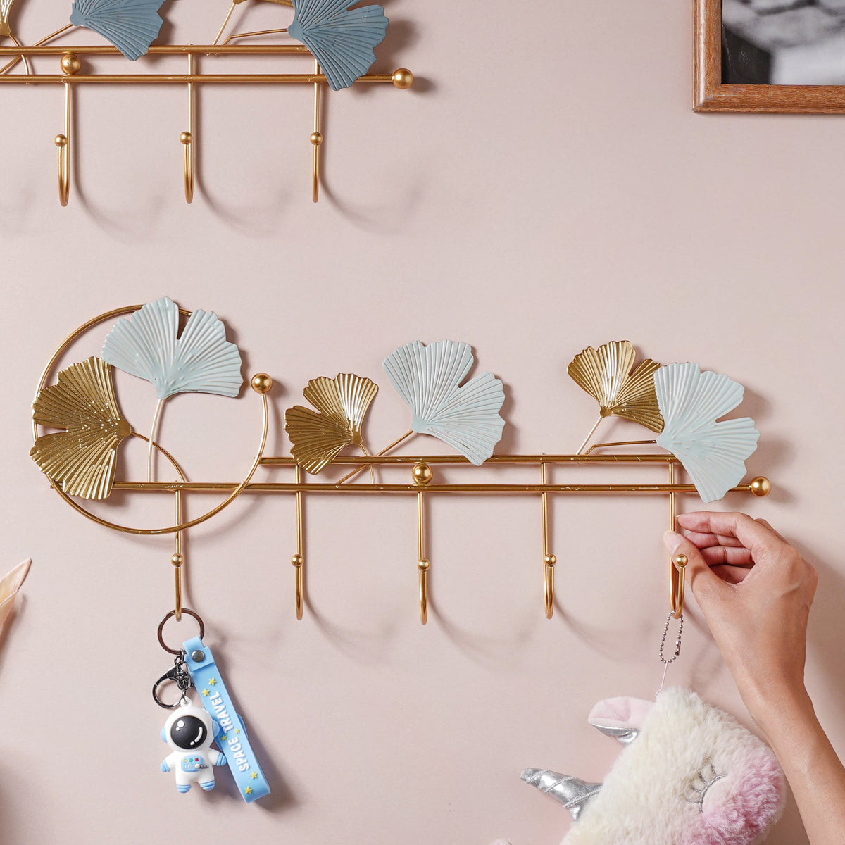 Wall Mount Hanger Nestasia