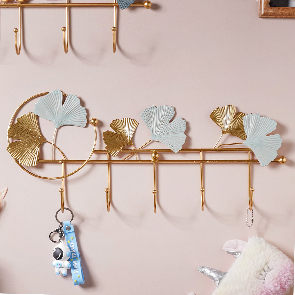 Wall Mount Hanger Nestasia