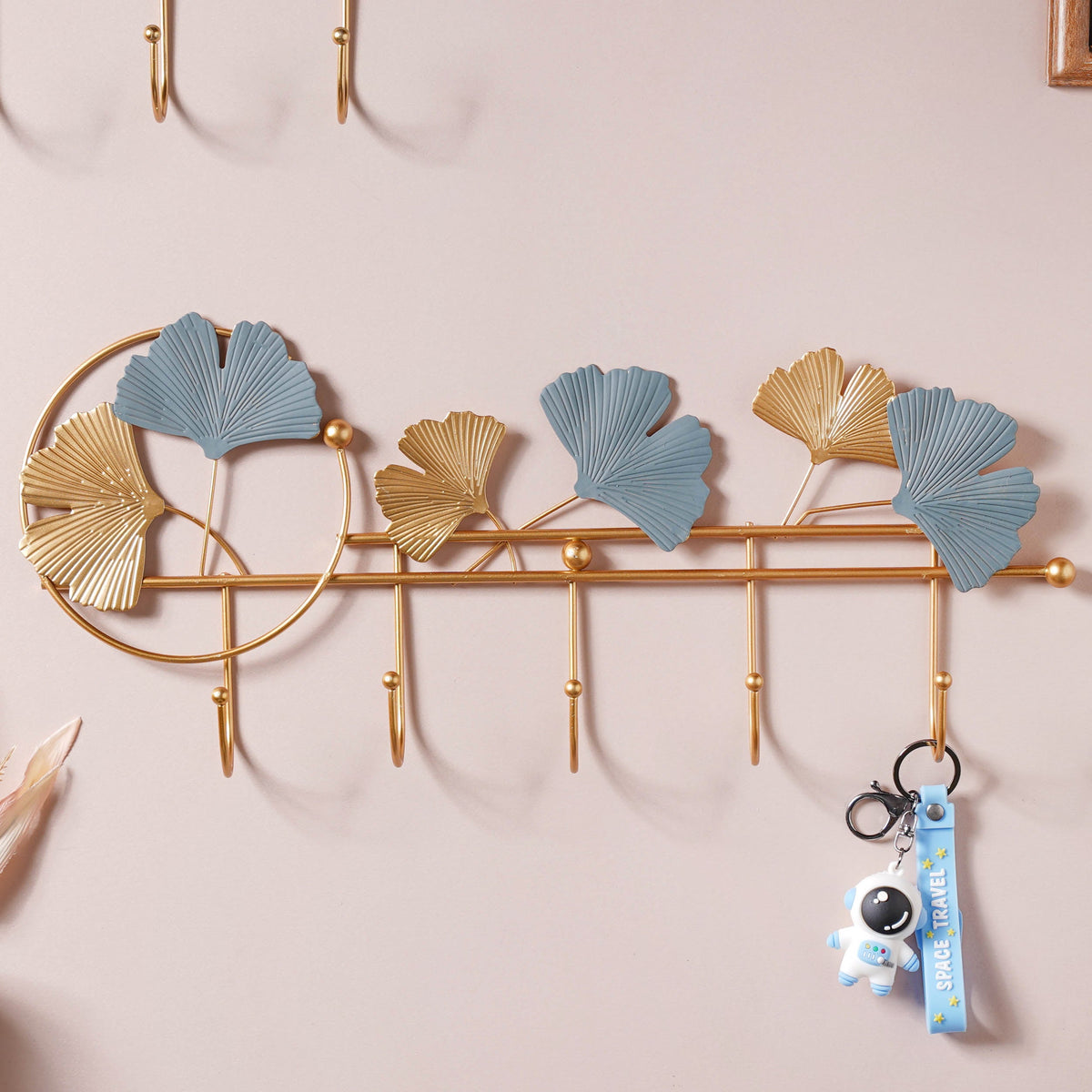 Wall Mount Hanger Nestasia