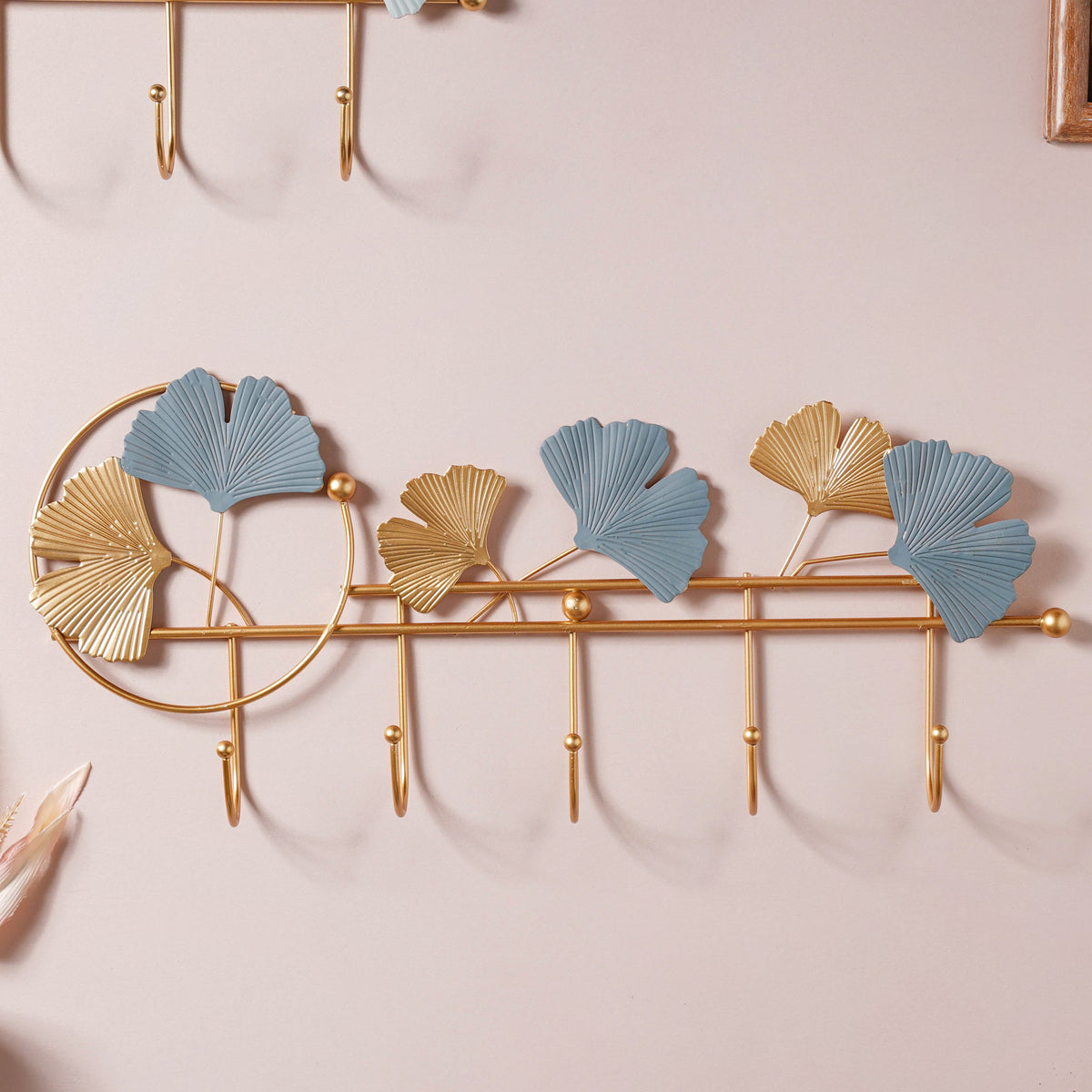 Wall Mount Hanger Nestasia