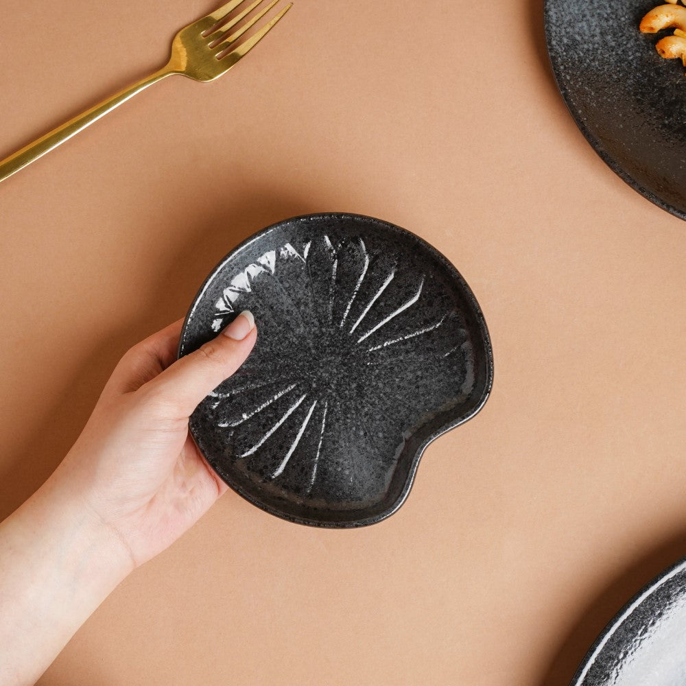 Onyx Finish Stoneware Dessert Plate Black Nestasia