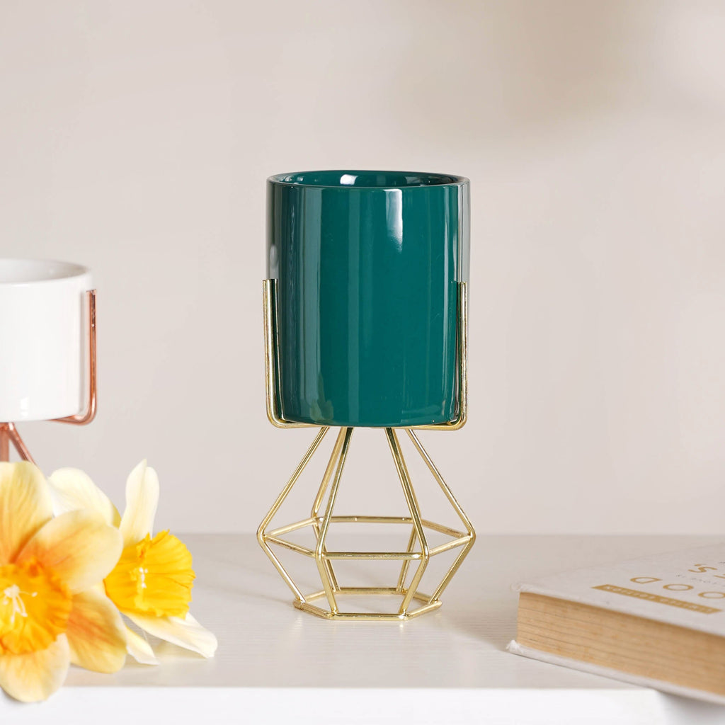 Modern Cylindrical Pot Nestasia