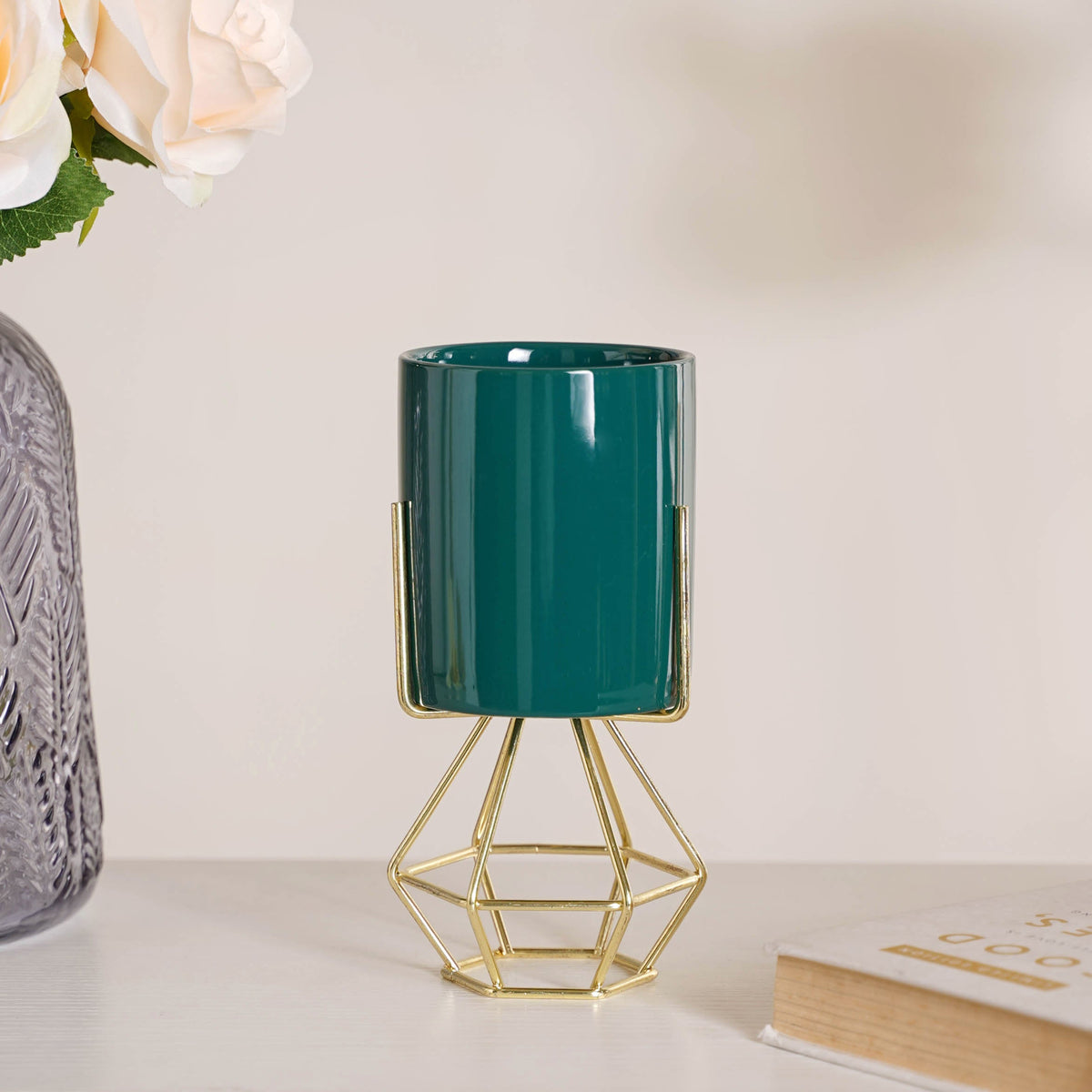 Modern Cylindrical Pot Nestasia