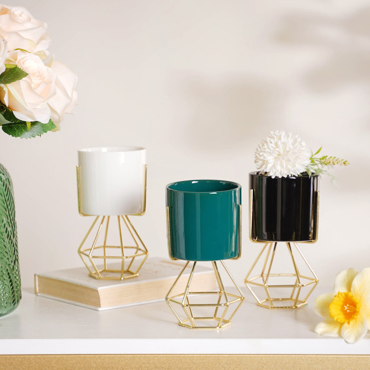 Designed Stand Cylindrical Pot Nestasia