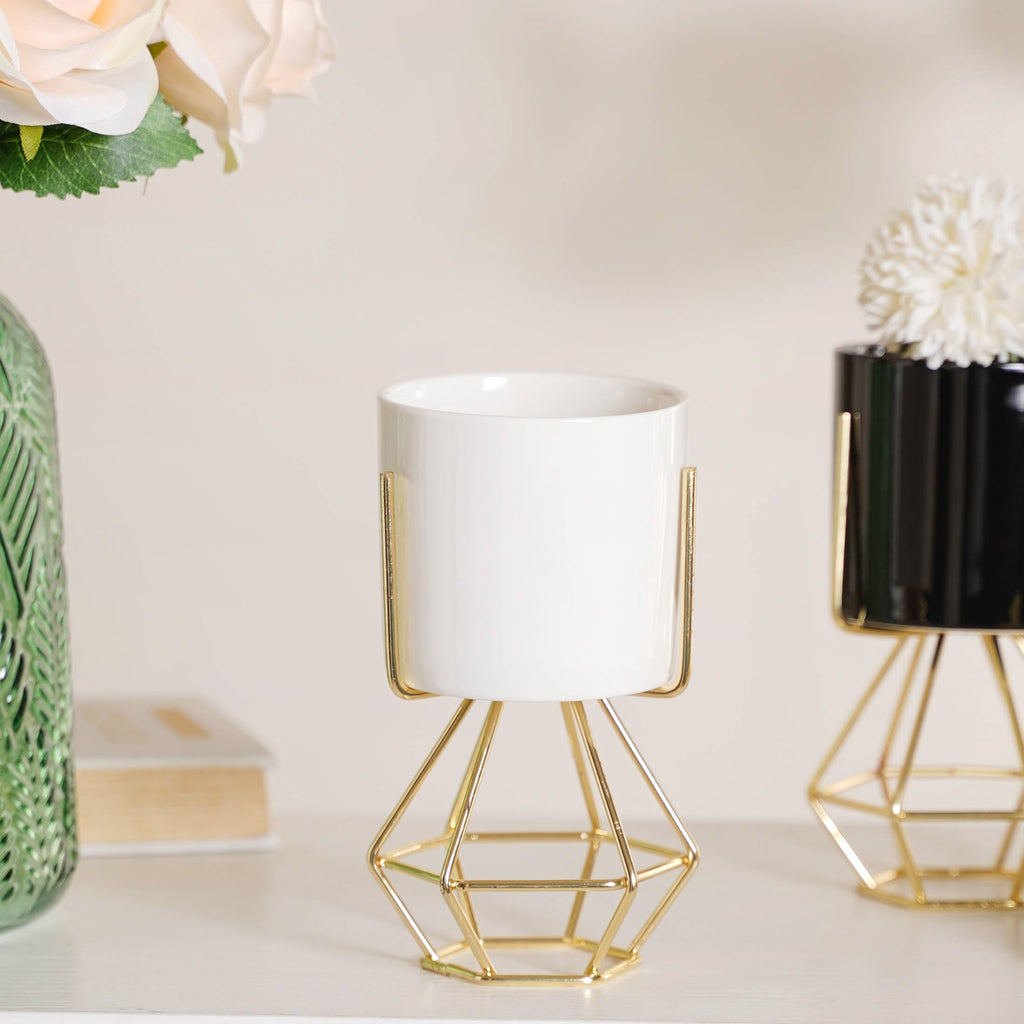 Designed Stand Cylindrical Pot Nestasia