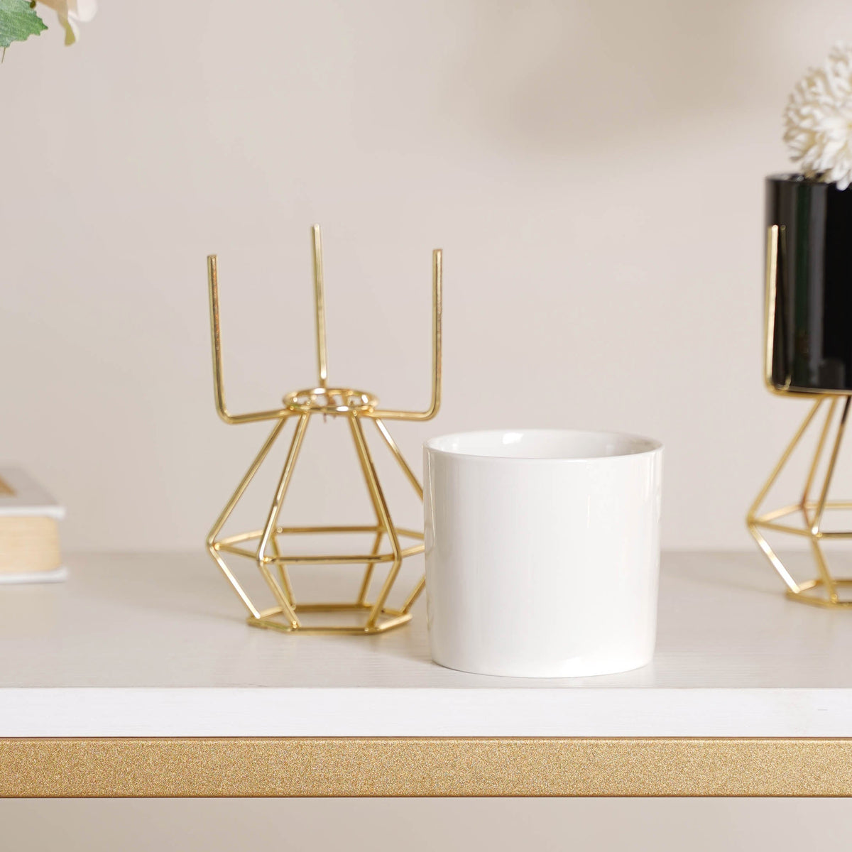 Designed Stand Cylindrical Pot Nestasia