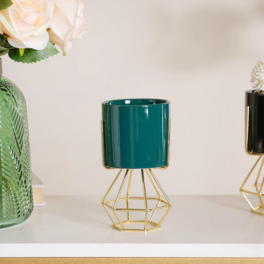 Designed Stand Cylindrical Pot Nestasia
