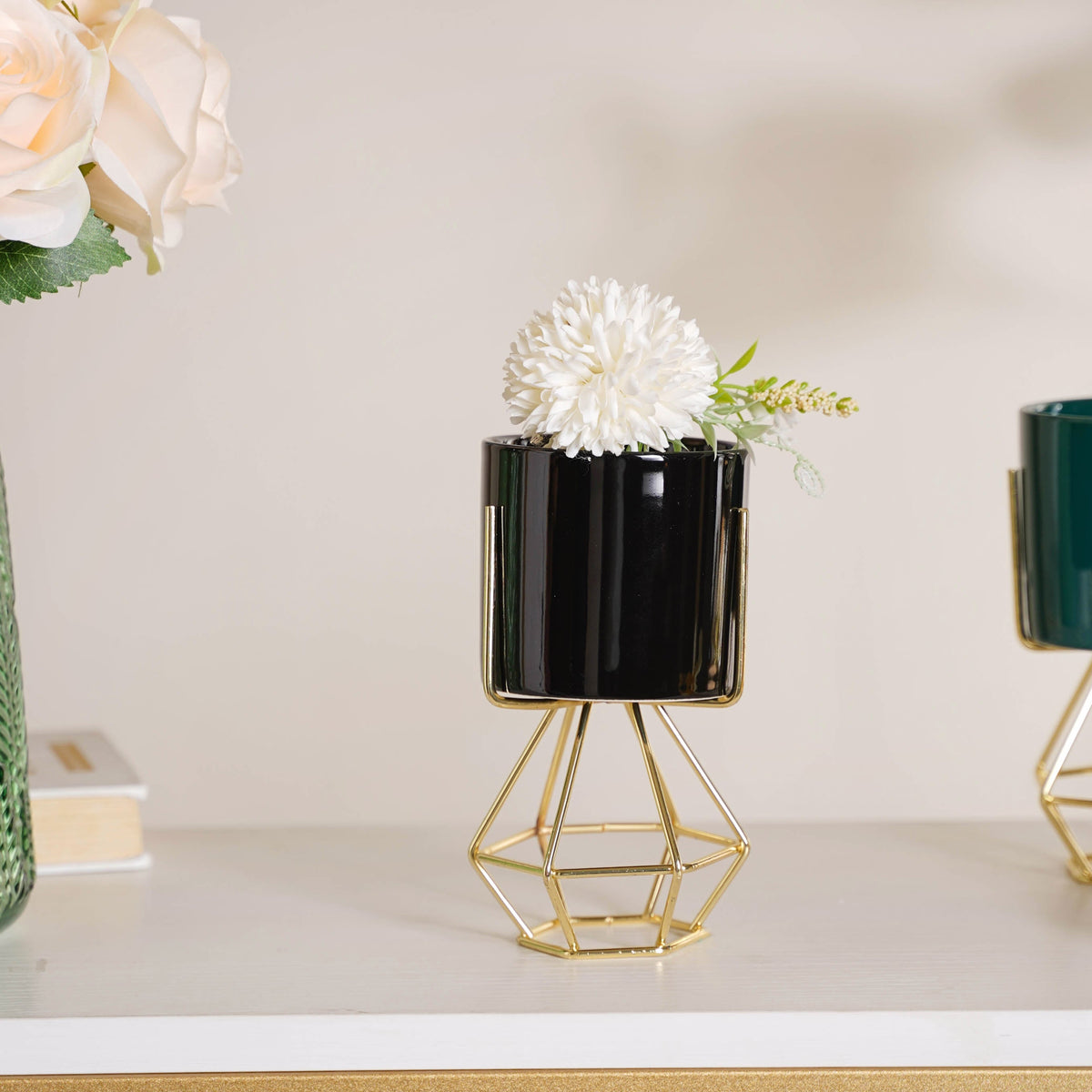 Designed Stand Cylindrical Pot Nestasia
