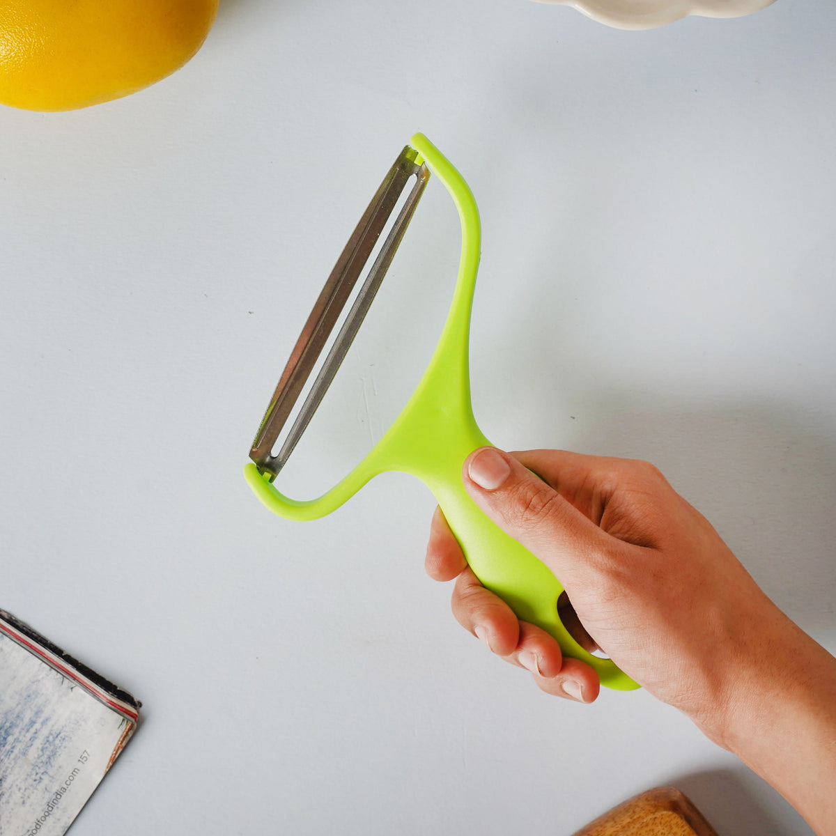 Veggie Peeler Nestasia