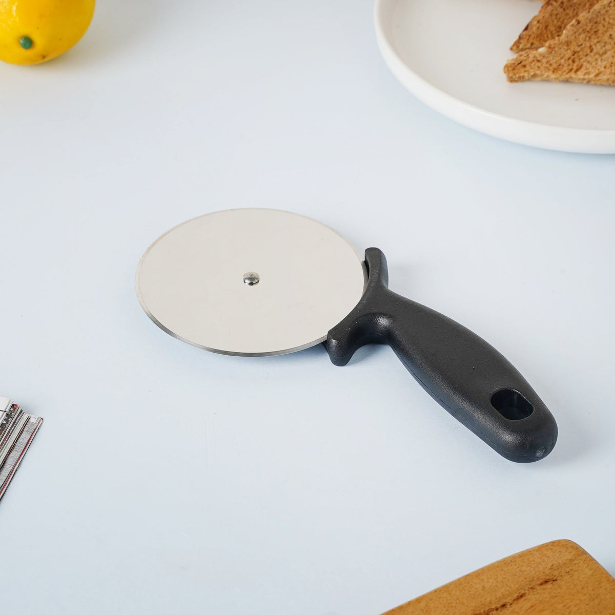 Pizza Cutter With Handle Nestasia