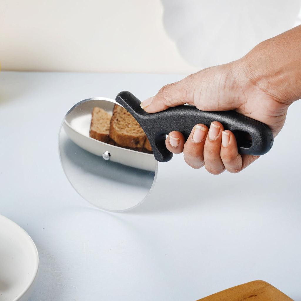 Pizza Cutter With Handle Nestasia