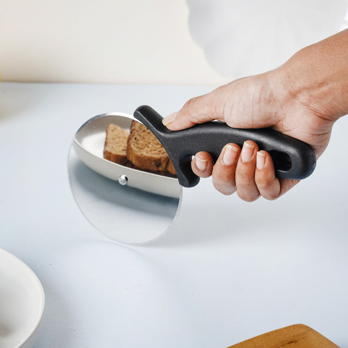 Pizza Cutter With Handle Nestasia