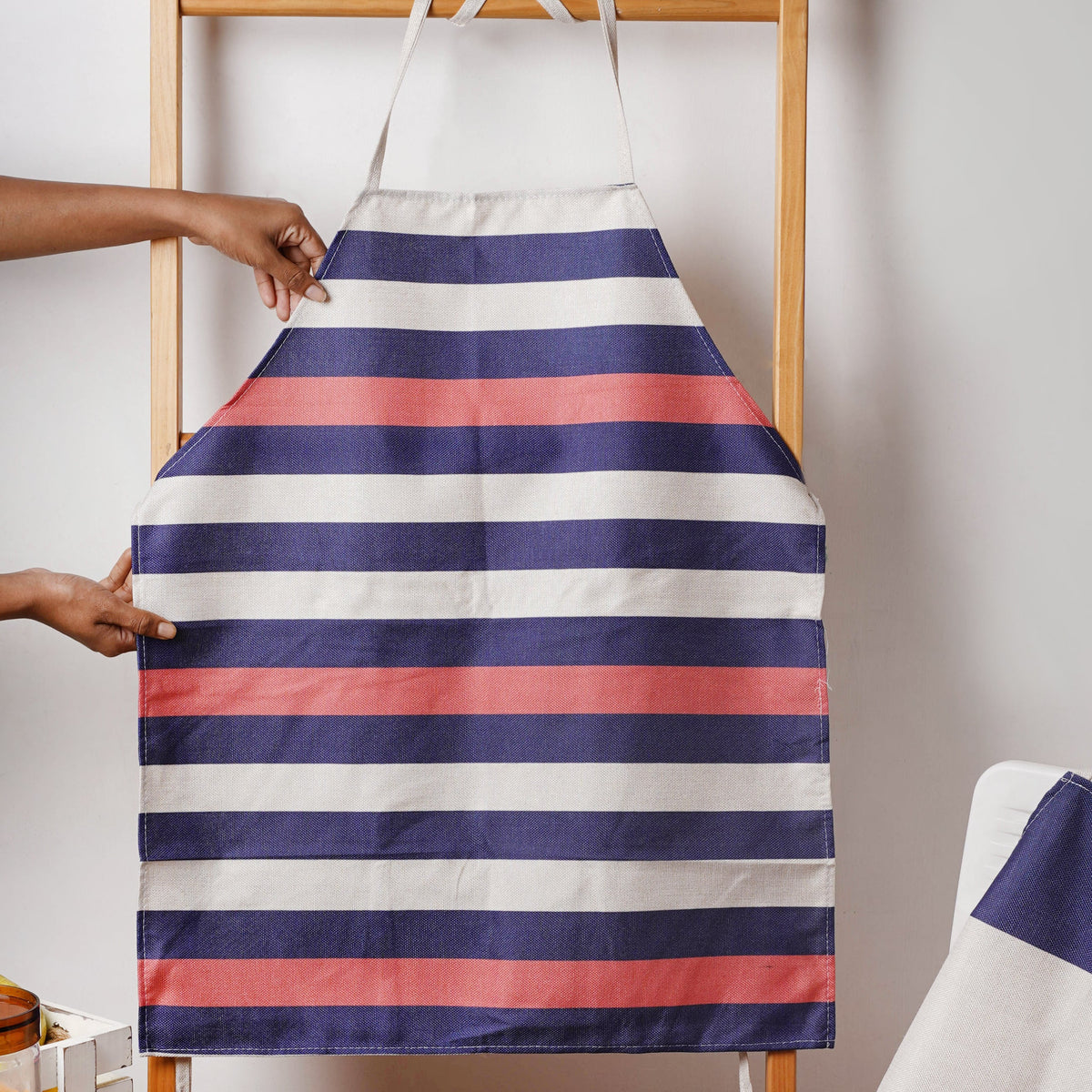 Tie Apron Nestasia