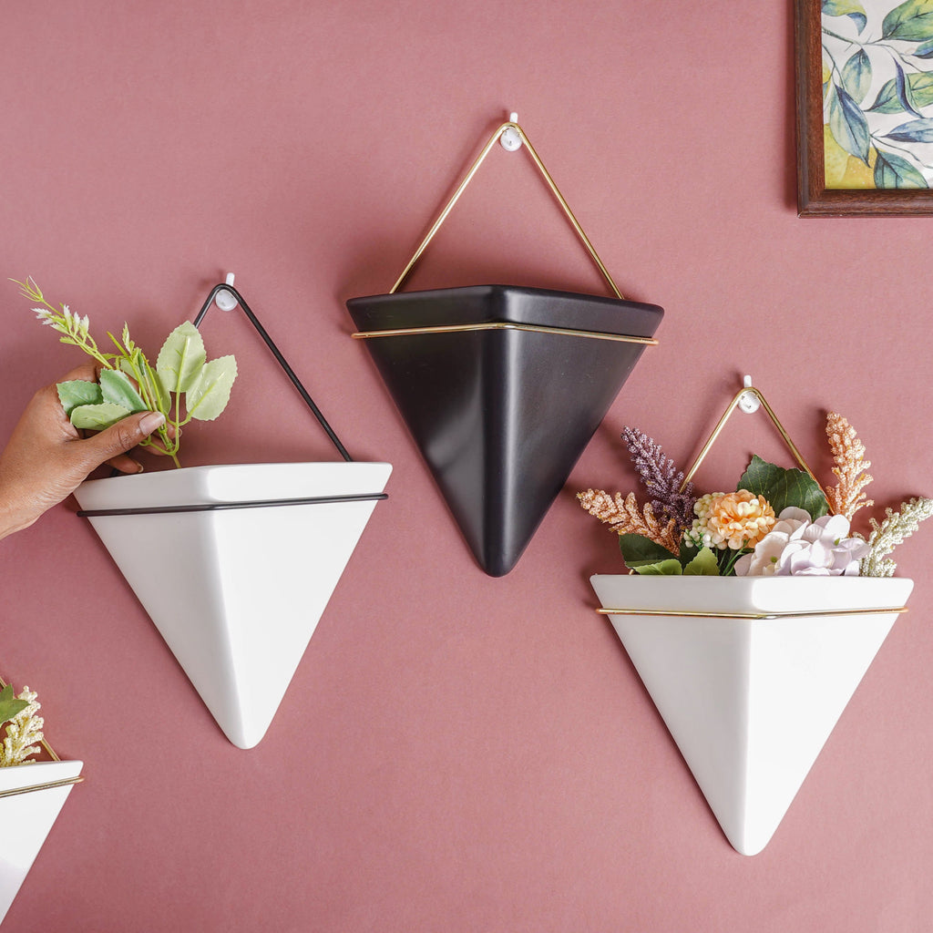 Triangular Ceramic Pot with Holder Large Nestasia